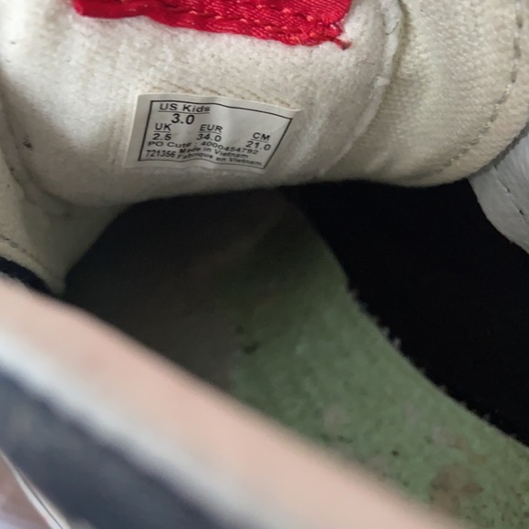 Vans Snoopy size grade school 3 fair condition - Picture 8 of 8